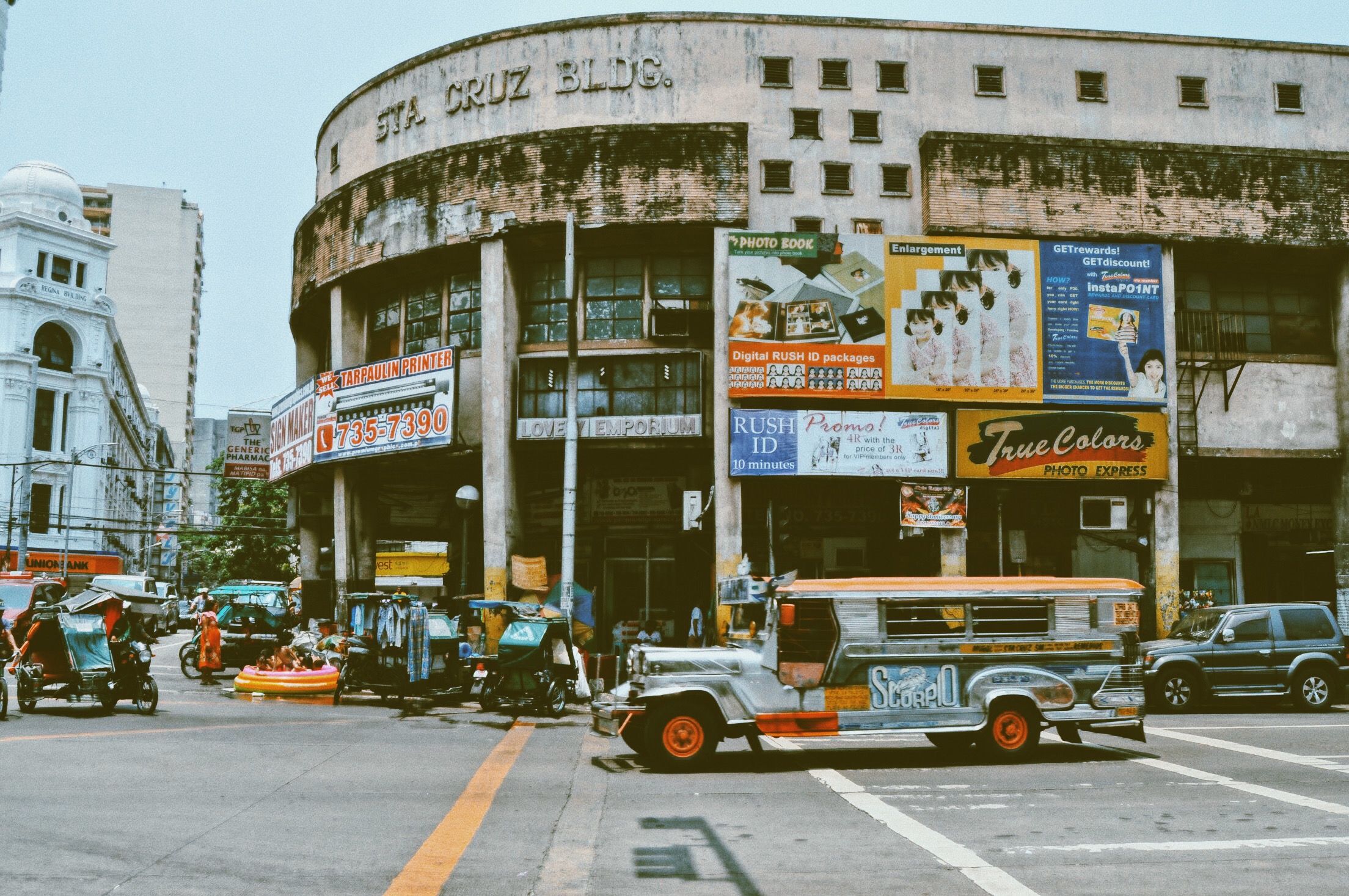 Xe Jeepney tại China Town, Manila, Philippines